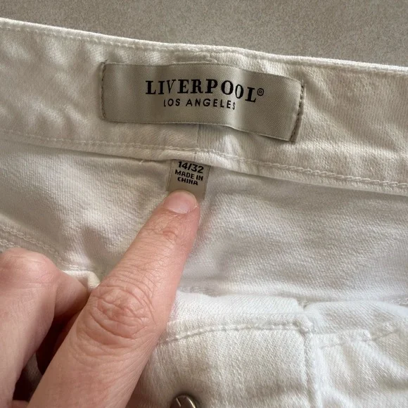 NWT Liverpool White Jean Shorts - Picture 3 of 9